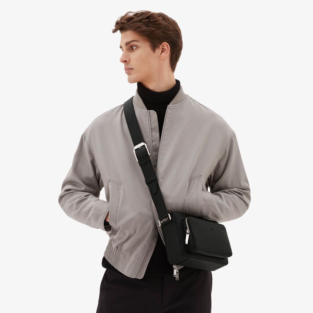Valextra Borsa compatta Reporter in Pelle Nera | Valextra V-Line Offerte
