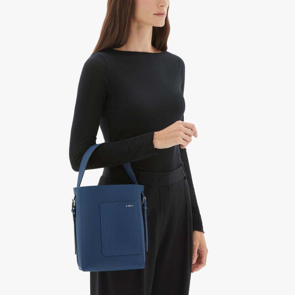 Valextra Borsa a secchiello da Donna in Pelle Blu Zaffiro | Valextra Soft Offerta natalizia