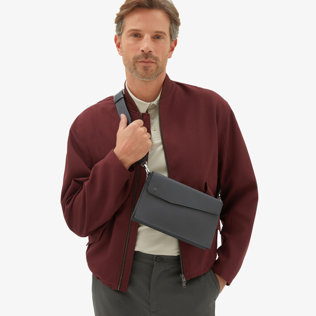Valextra Borsa a tracolla da Uomo Mini in Pelle Grigia | Valextra Pocket Affare Del Giorno
