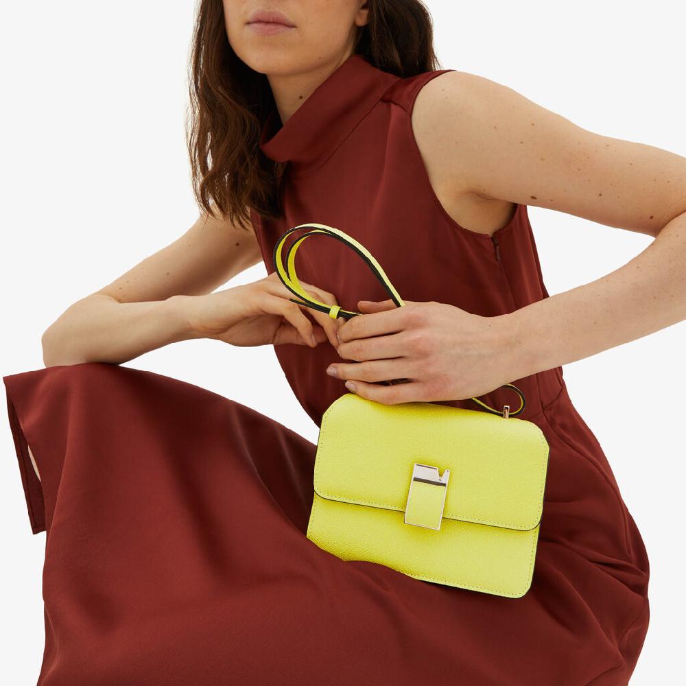 Valextra Borsa a tracolla da Donna in Pelle Gialla di Lusso | Valextra Presa